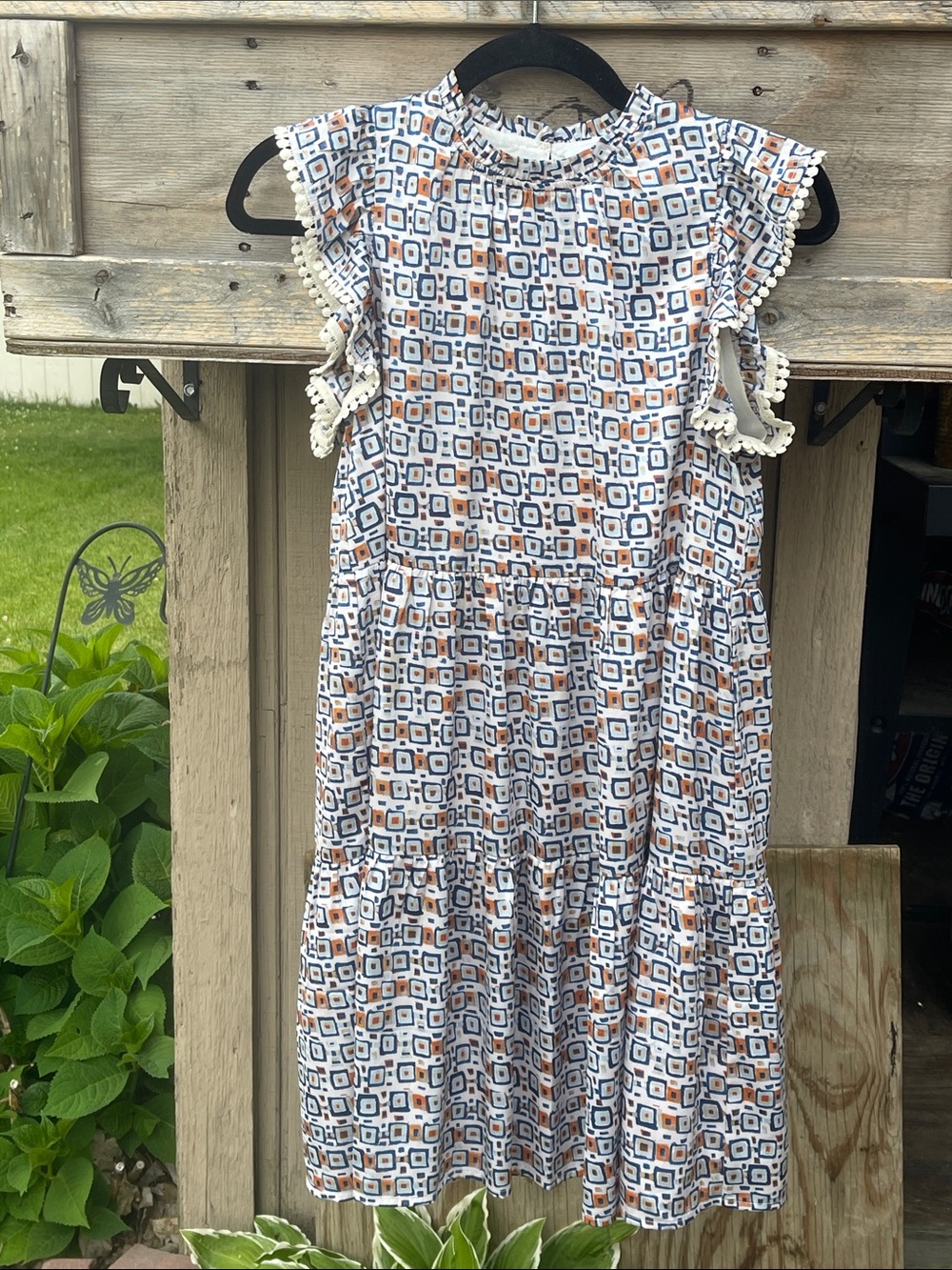 THML Girls White Geo-Print Sleeveless Tiered Dress with Pom Trim sise XS